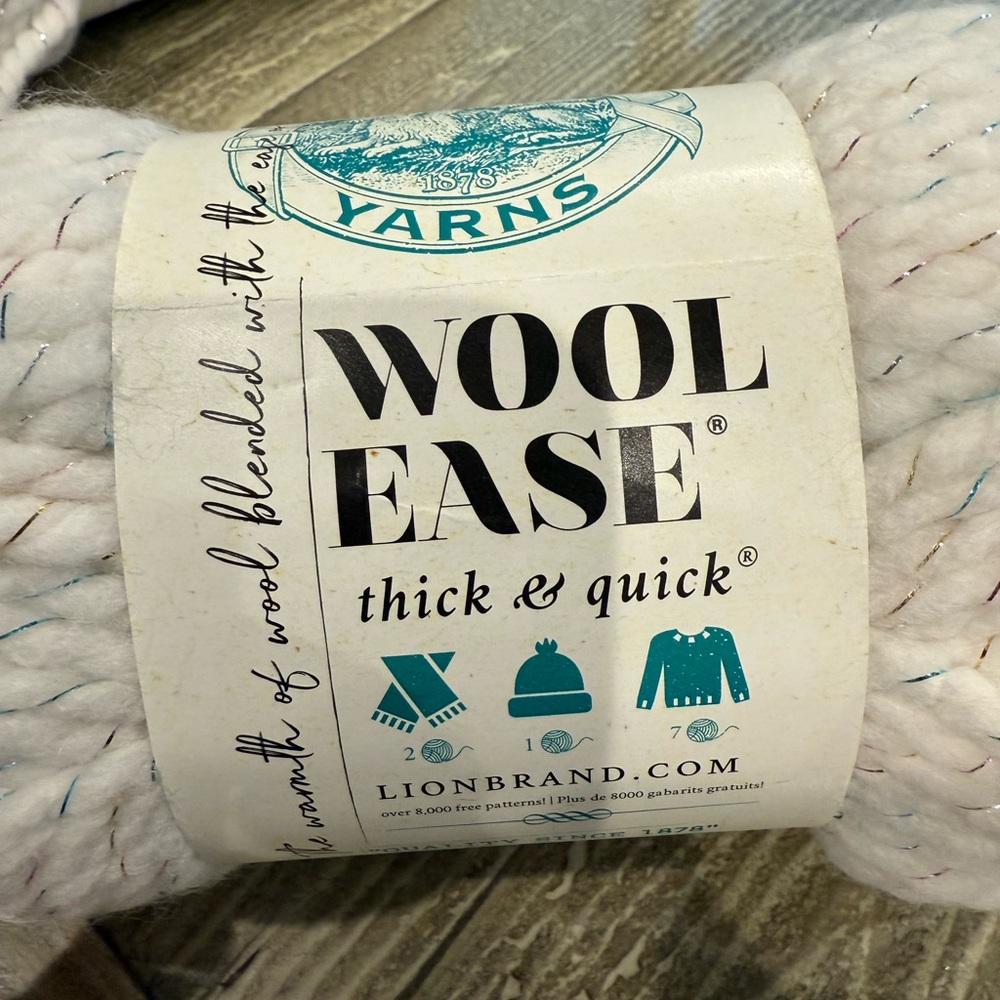 New Lion Brand Yarns Wool Ease Think & Quick - Picture 2 of 4
